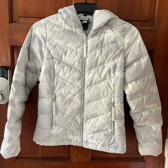 The North Face Women’s Small Camo Puffer Jacket – Sherpa Lined Winter Coat - Picture 1 of 13
